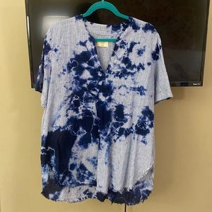 tina jo blue tye dye blouse. size large.